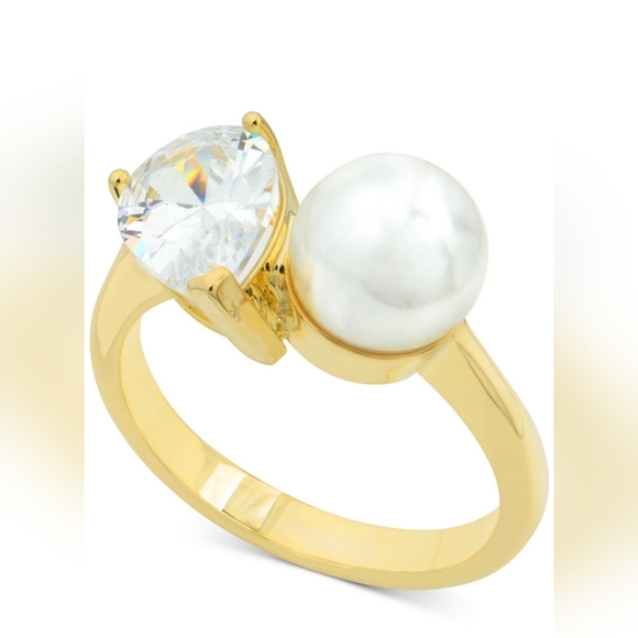 Zirconia & Faux Pearl‎ ring, Size 5 - Picture 3 of 4
